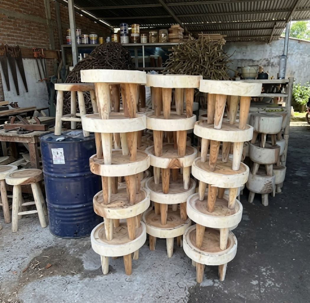 THE COFFEE TABLE TREMBESI WOOD